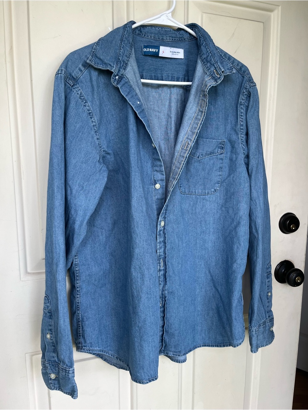 Old Navy Light Wash Everyday Shirt size Large